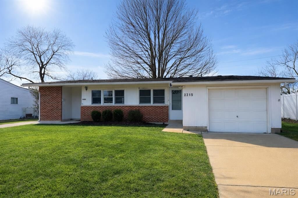 Property Photo:  2313 &Amp 2315 Saint George Lane  MO 63301 