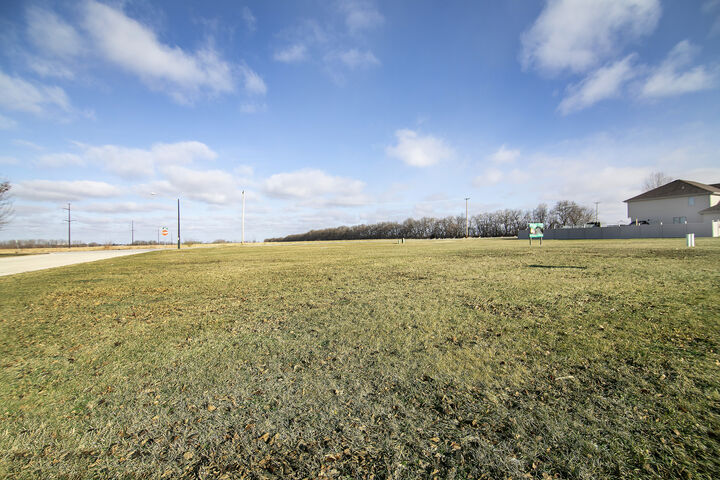 Property Photo:  501 Spring Park Loop  IL 60914 