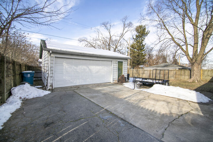 Property Photo: 21634 Gailine Avenue IL 60411