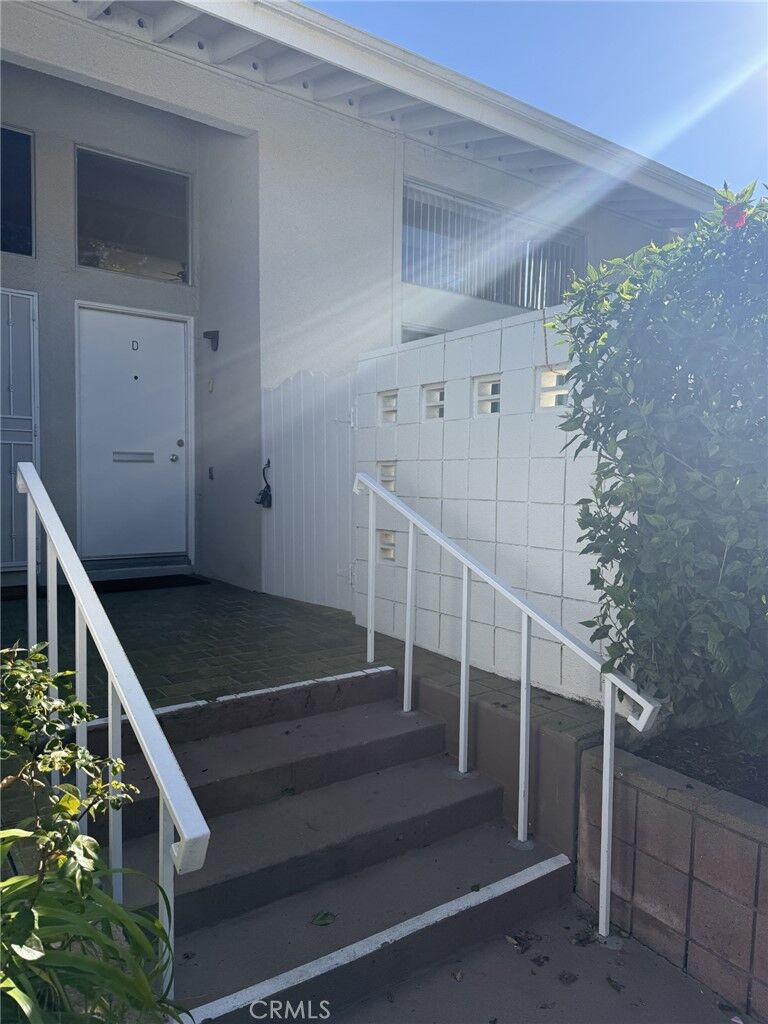 Property Photo:  263 Calle Aragon D  CA 92637 