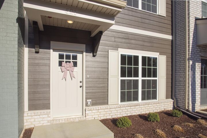 Property Photo: 521 Tappan Pvt Ln TN 37066