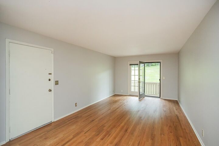 Property Photo:  702 Ashlawn Pl  TN 37211 