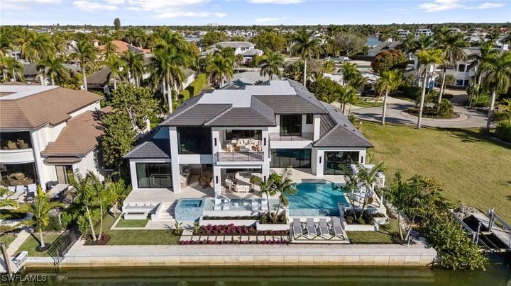 Property Photo:  1990 7th Street S  FL 34102 