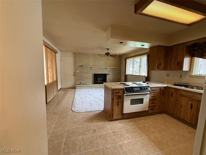 Property Photo: 2851 Carlton Drive NW OH 44485