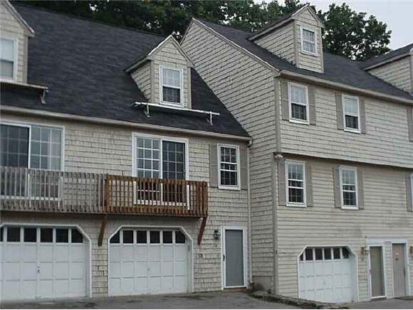 Property Photo:  26 Hawkstead Hollow  NH 03063 