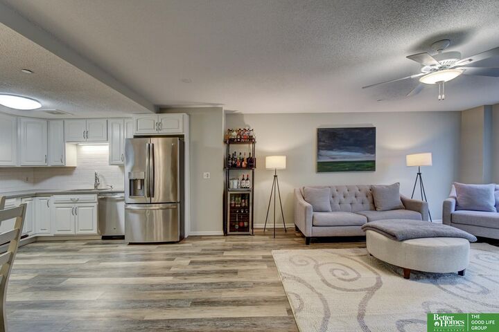 Property Photo:  312 S 16 Street 801  NE 68102 