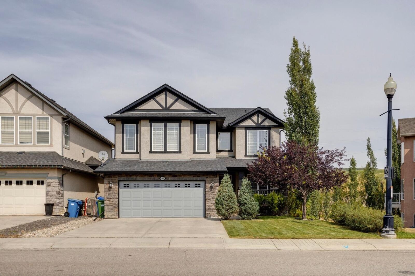 Property Photo:  461 Discovery Ridge Boulevard SW  AB T3H 5X6 