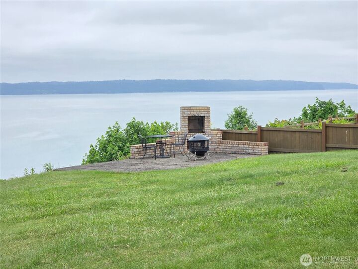 Property Photo:  1577  Country Club Drive  WA 98282 