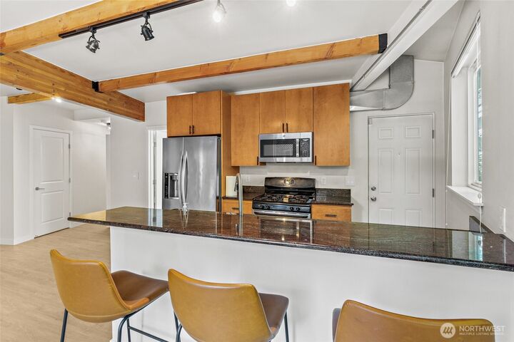 Property Photo:  18012  Stone Avenue N  WA 98133 