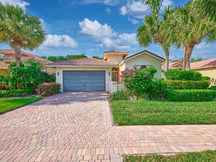 Property Photo:  6955 Fabiano Circle  FL 33437 