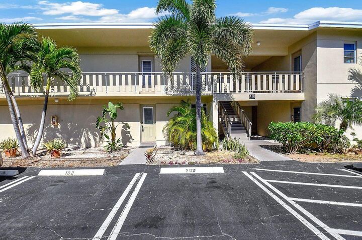 Property Photo: 315 Circle Drive S 102 FL 33435