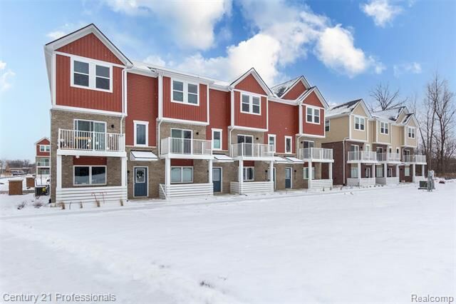 Property Photo:  4849 Parkside Lane  MI 48085 