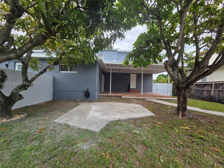 Property Photo: 6240 SW 21st St (Downstairs) 6240 FL 33155