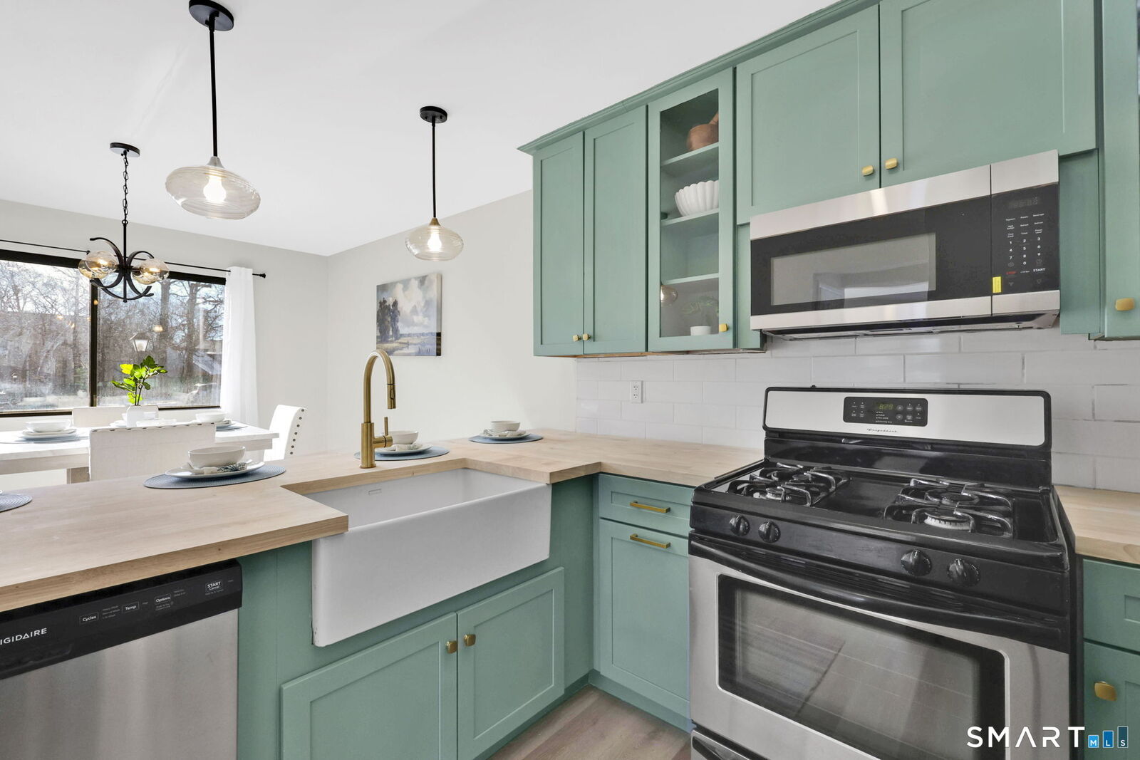 Property Photo:  273 Cottonwood Road 273  CT 06111 