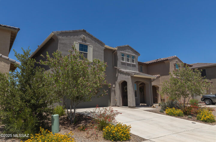 Property Photo:  7004 W Hedge Rose Drive  AZ 85757 