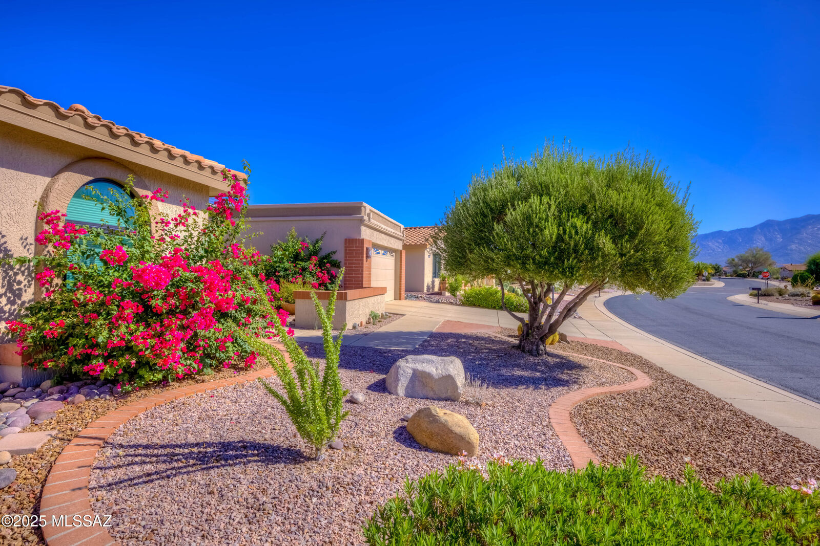Property Photo: 1449 E Bright Angel Drive AZ 85755