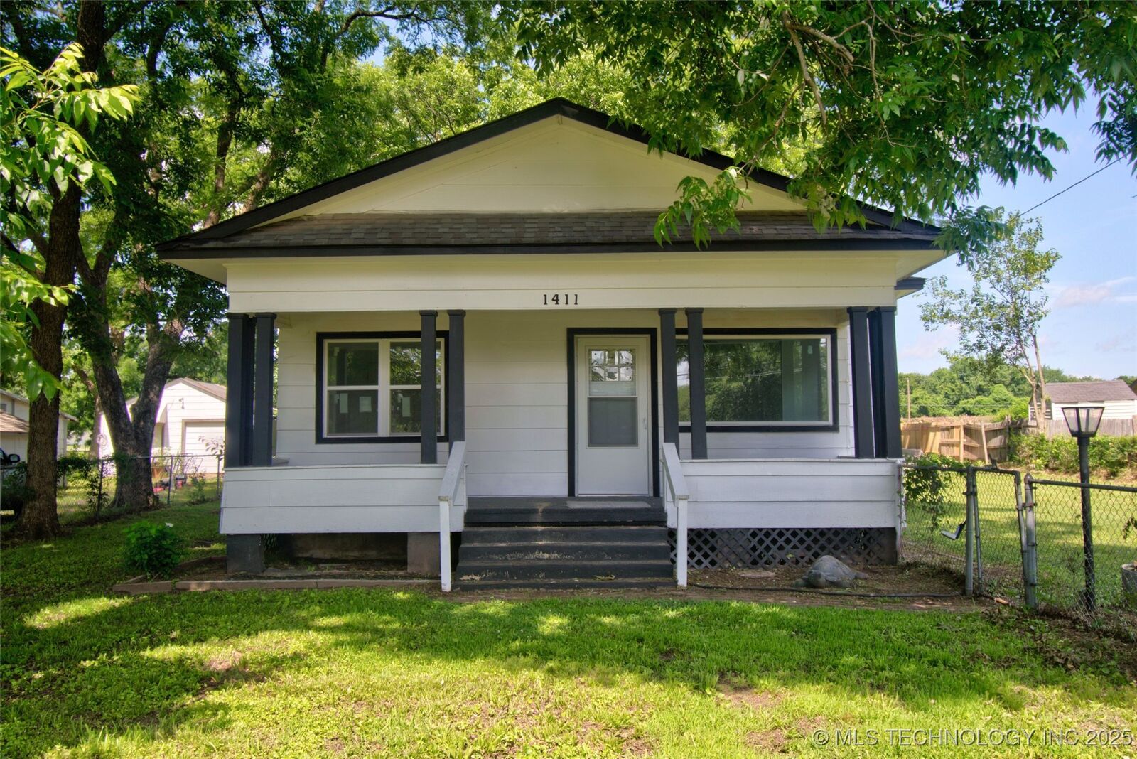 Property Photo:  1411 N 43rd Street E  OK 74403 