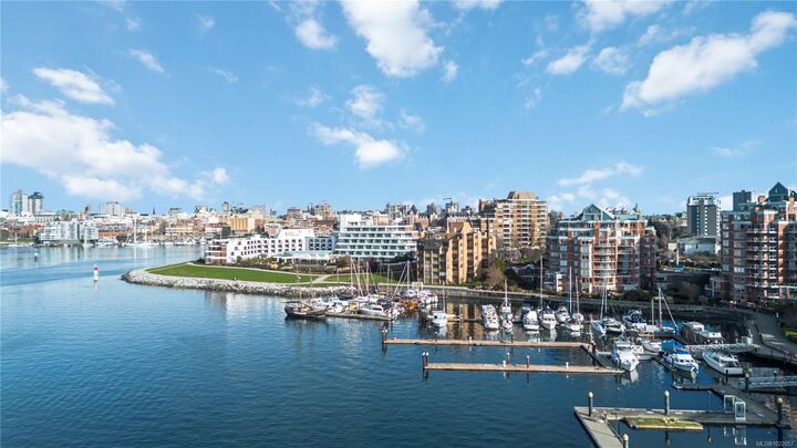 Property Photo:  636 Montreal St 500  BC V8V 4Y2 