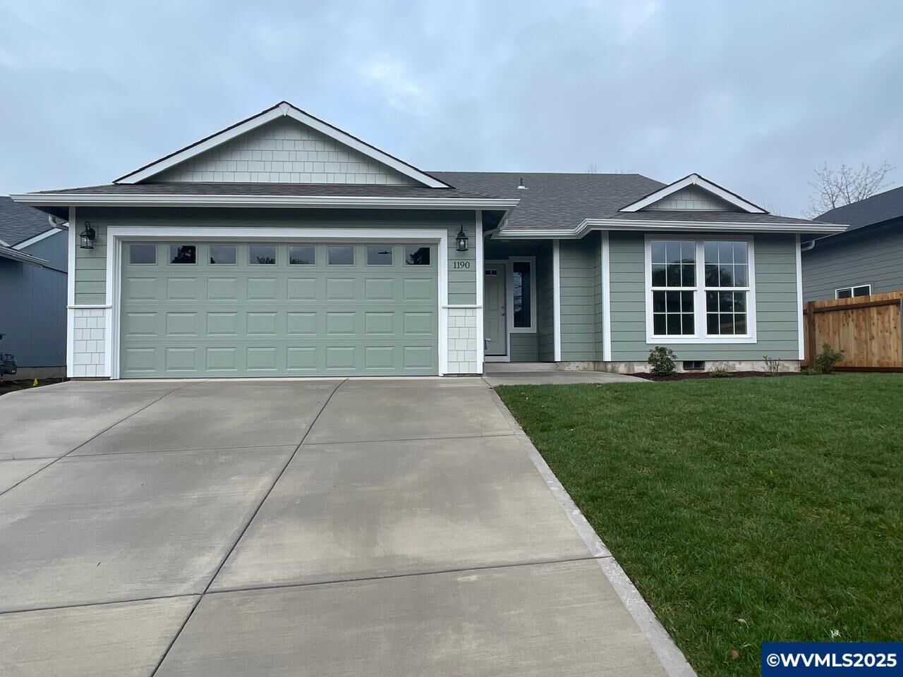 Property Photo: 1190 Hop St SW OR 97321