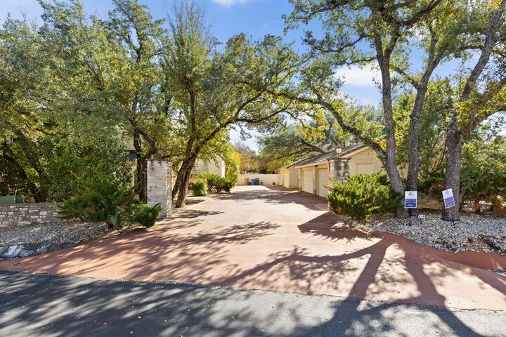Property Photo:  1 Crystal Springs Court Court H  TX 78738 