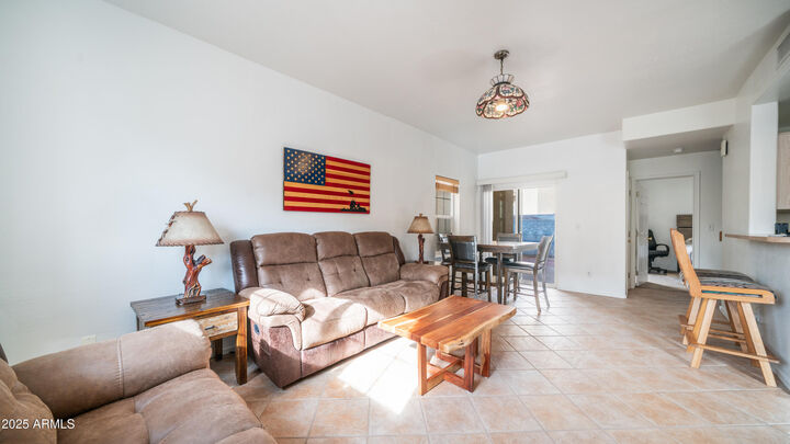 Property Photo: 1018 W Libra Drive AZ 85283