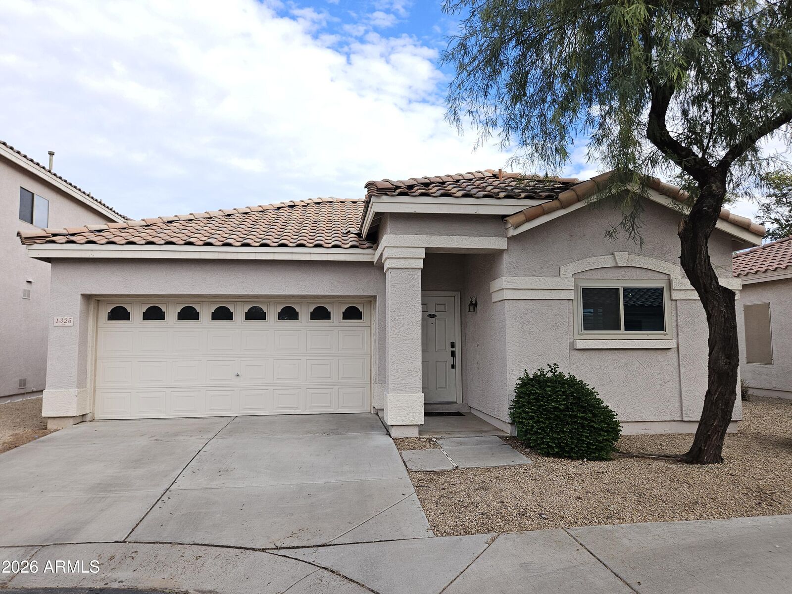Property Photo:  1325 S Mosley Court  AZ 85286 
