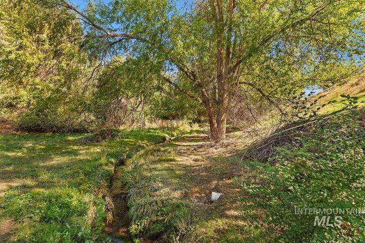 Property Photo:  15750 Parkview Dr.  ID 83676 