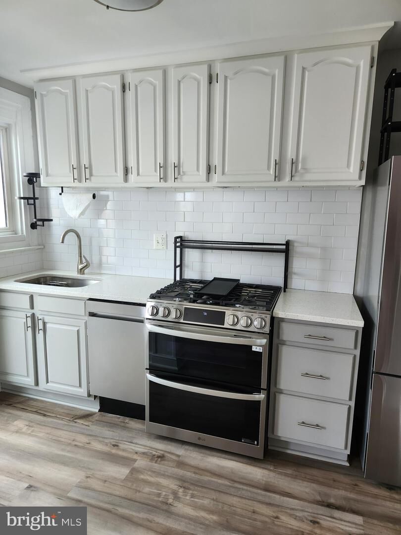 Property Photo:  1702 Lang Place NE  DC 20002 