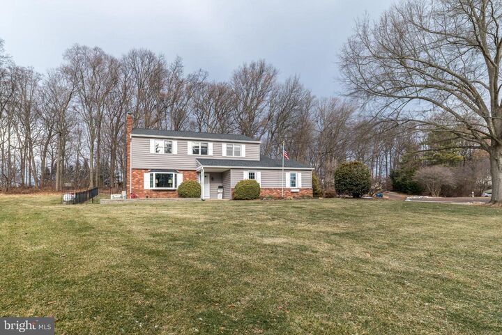 Property Photo:  4672 Woodfield Circle  PA 18902 