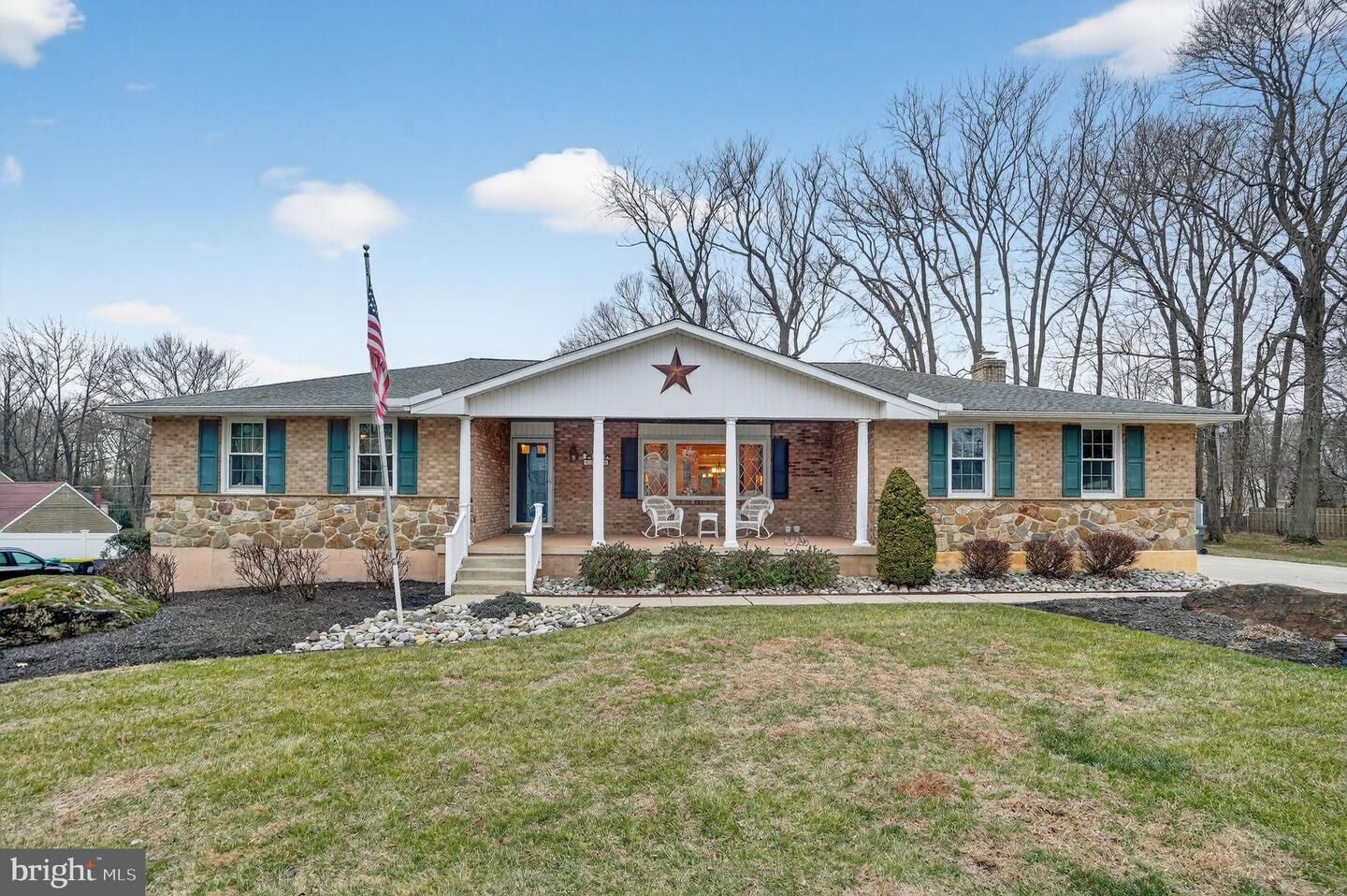 Property Photo:  2816 Landon Drive  DE 19810 