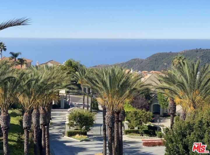 Property Photo: 16800 Calle Montecito CA 90272