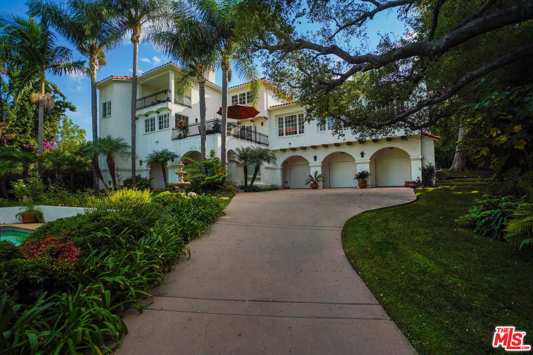 Property Photo:  14285 Valley Vista Blvd  CA 91423 