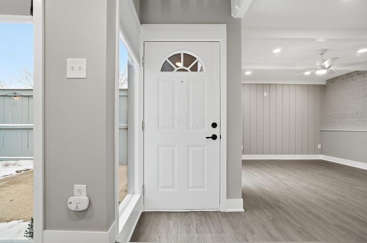 Property Photo:  731 Worthinton Forest E Place  OH 43229 