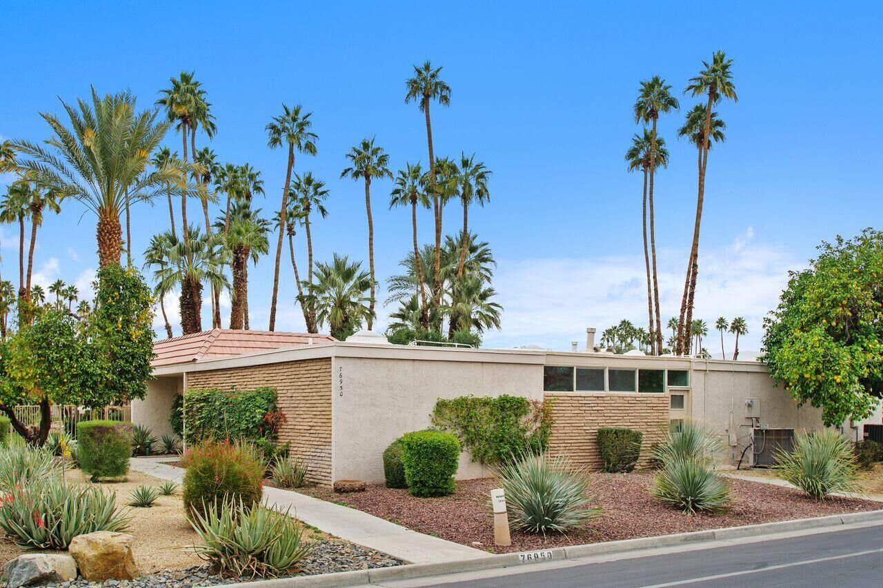 Property Photo: 76950 Iroquois Drive CA 92210