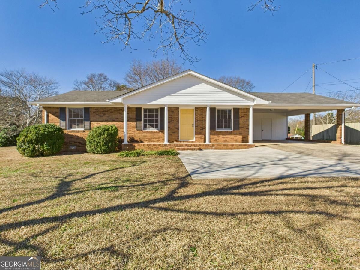 Property Photo:  1960 Hog Mountain Road  GA 30677 