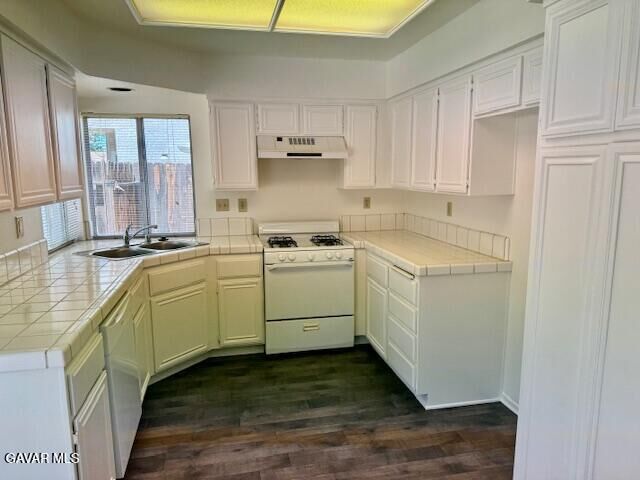 Property Photo: 37733 Harvey Street CA 93550