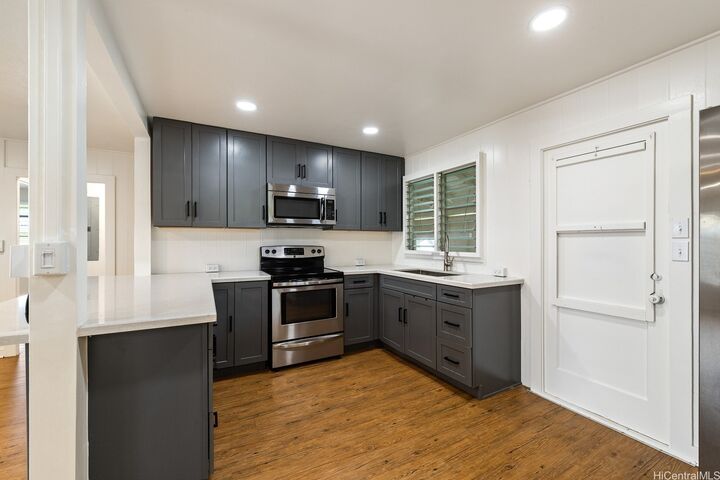 Property Photo:  163 Makaweo Avenue A-1  HI 96786 