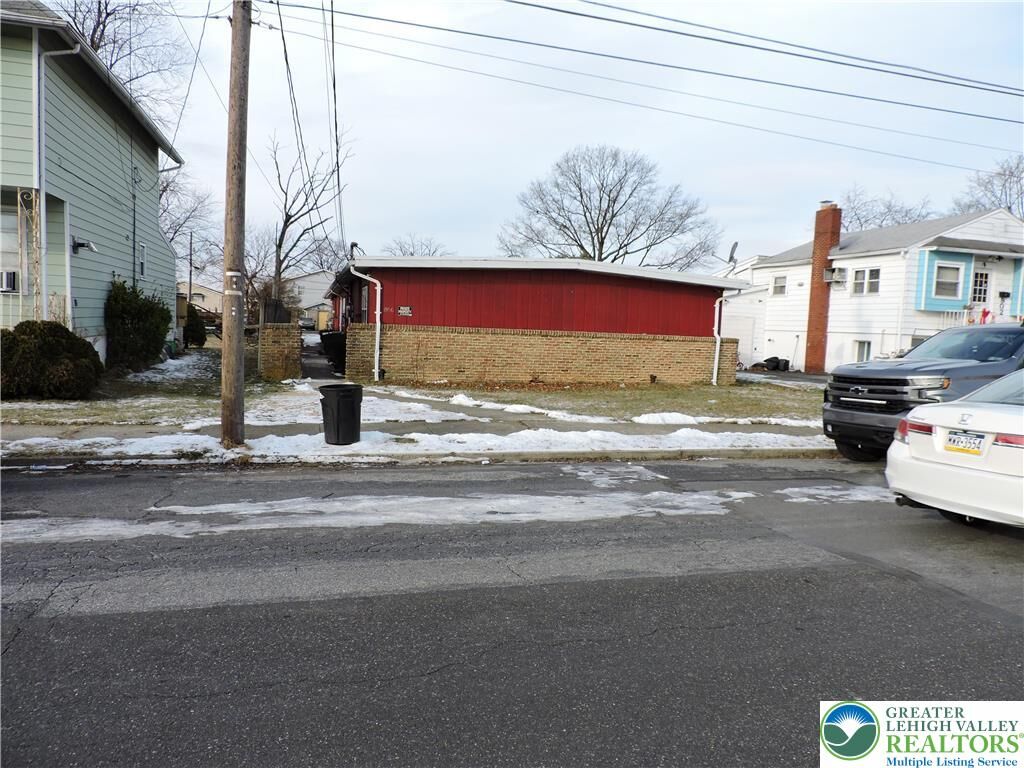 Property Photo:  866 N Van Buren Street  PA 18104 