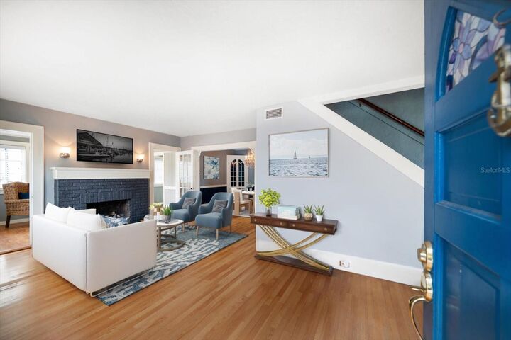 Property Photo:  310 N Lincoln Avenue  FL 33755 