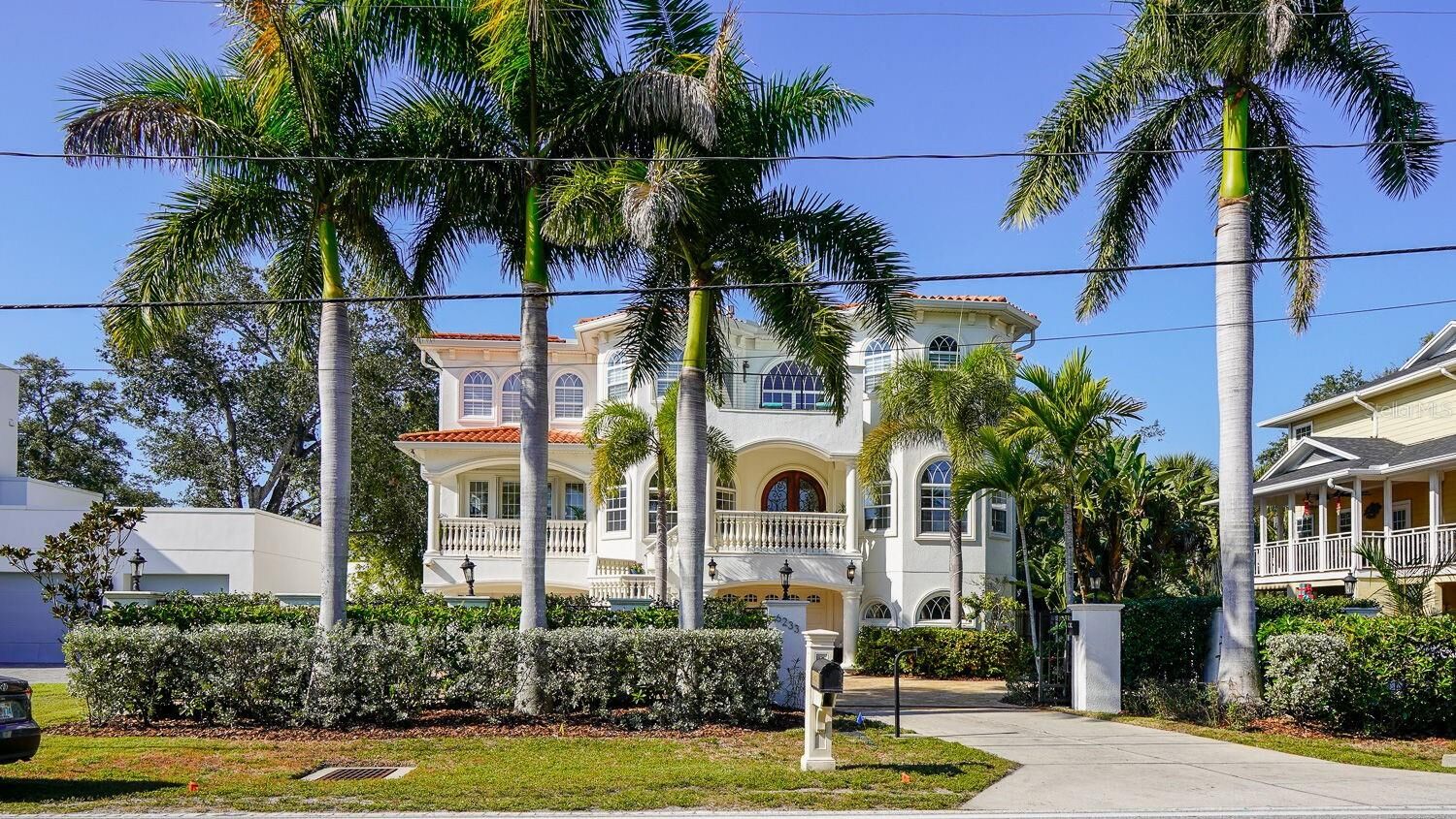 Property Photo: 6233 Bayshore Boulevard FL 33611