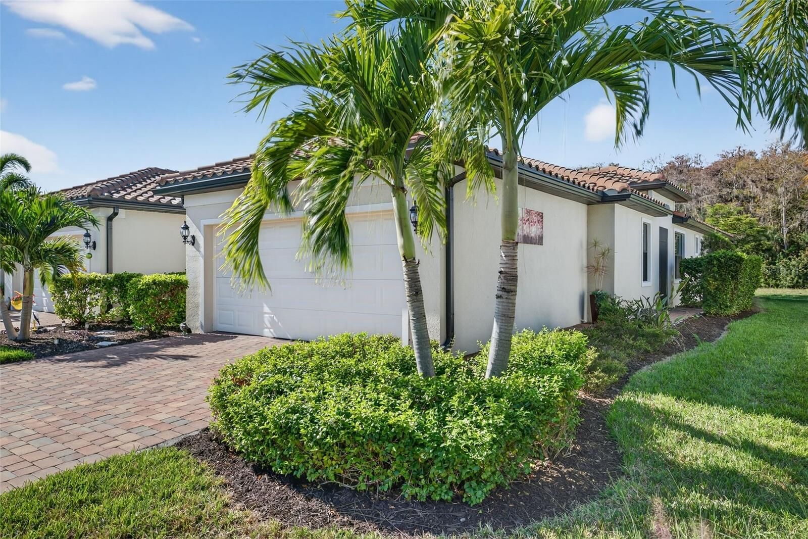 Property Photo:  5821 Mayflower Way  FL 34142 