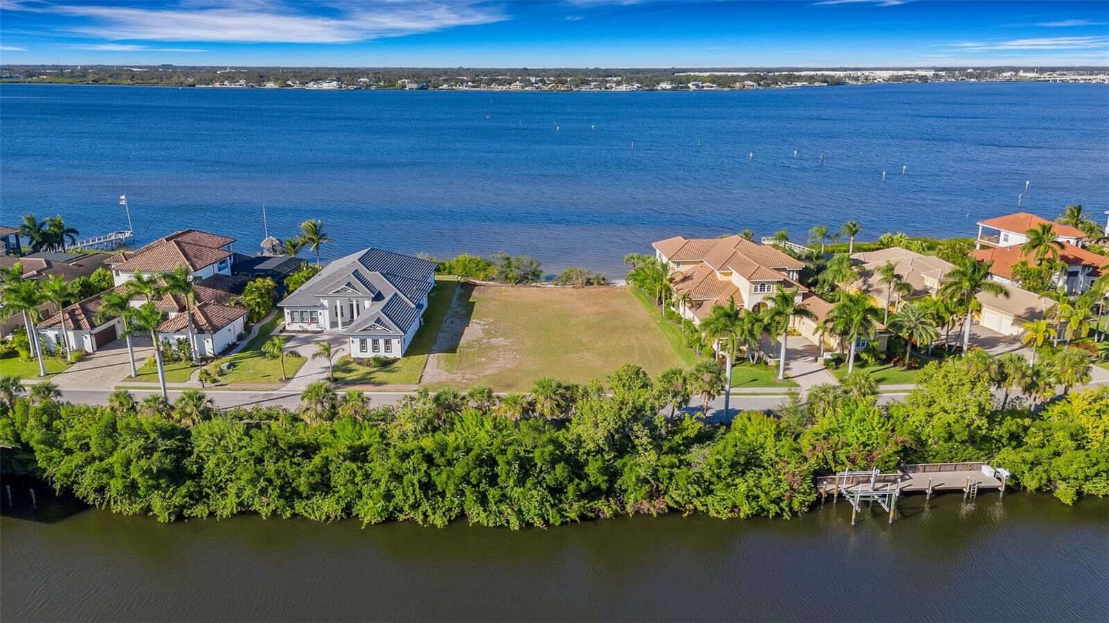 Property Photo:  4111 Hawk Island Drive  FL 34208 