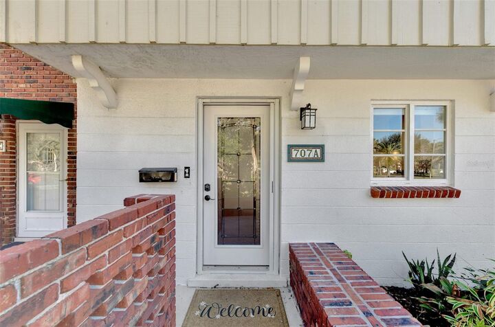 Property Photo: 707 W Venice Avenue 707A FL 34285