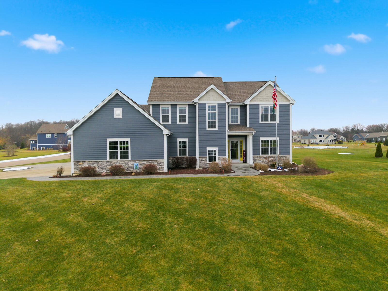 Property Photo:  W278n6928 Leslie Ln  WI 53029 