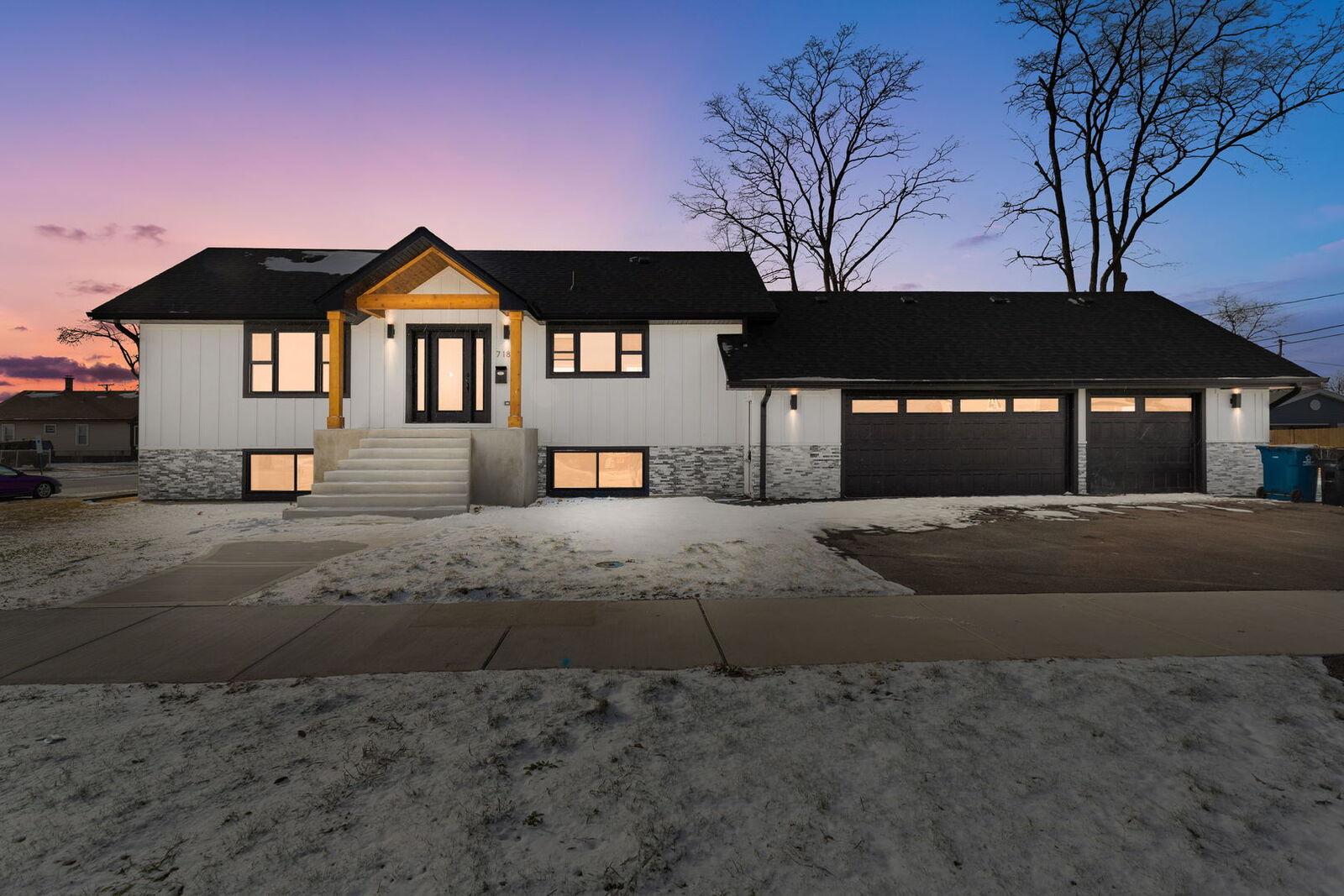 Property Photo:  718 E 152nd Street  IL 60426 