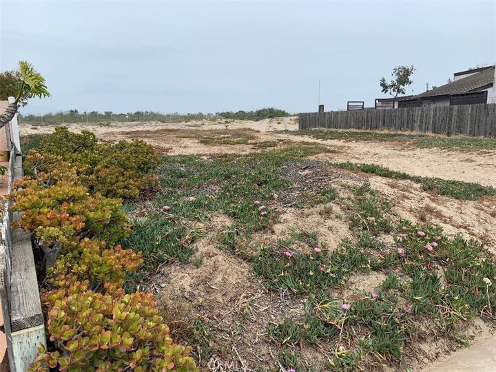 Property Photo:  4901 Catamaran  CA 93035 