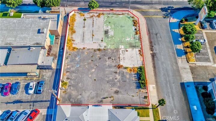 Property Photo:  2416 E Alondra  CA 90221 