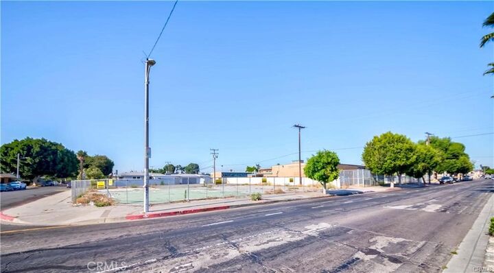 Property Photo:  2416 E Alondra  CA 90221 
