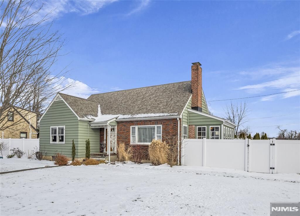 Property Photo:  298 Boulevard  NJ 07444 