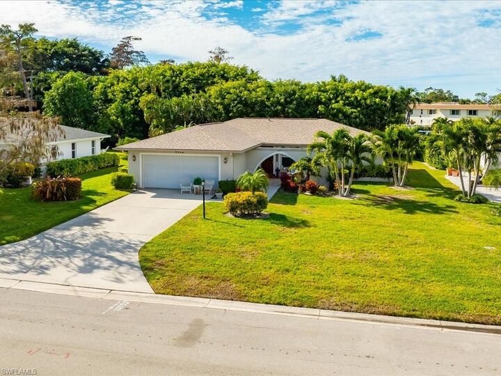 Property Photo:  4412 Beechwood Lake Dr  FL 34112 